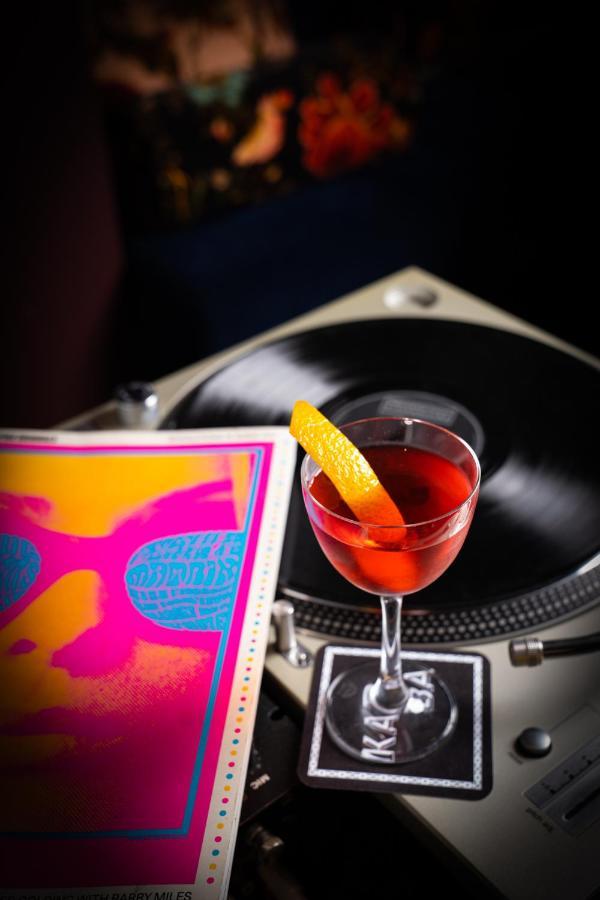فندق أوفولو ذا فالي بريسباين بريزبين المظهر الخارجي الصورة A Pink Lady cocktail