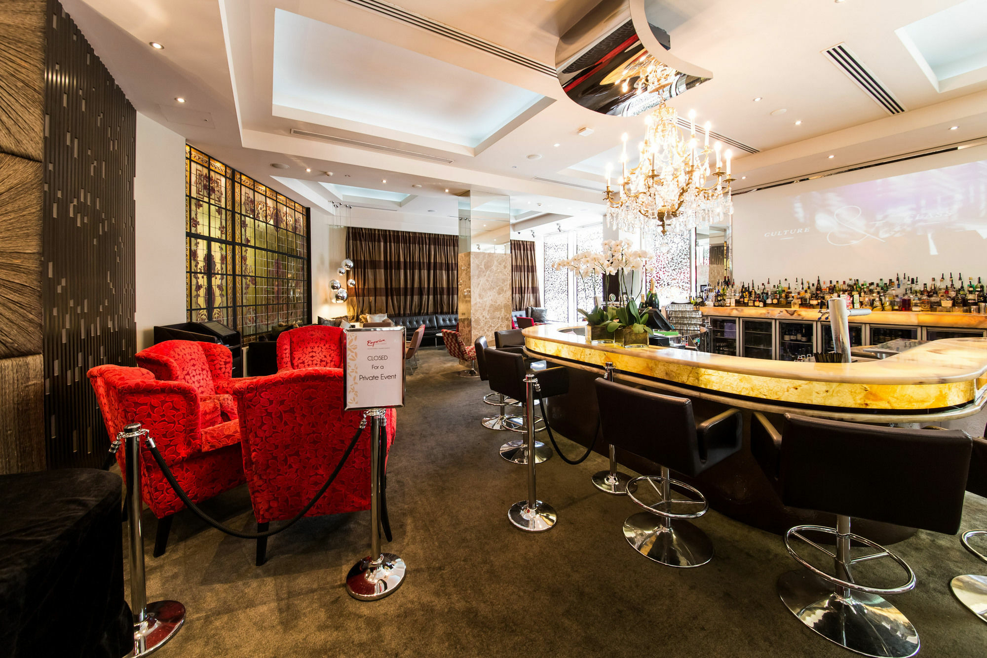 فندق أوفولو ذا فالي بريسباين بريزبين المظهر الخارجي الصورة The bar at the Mandarin Oriental, London